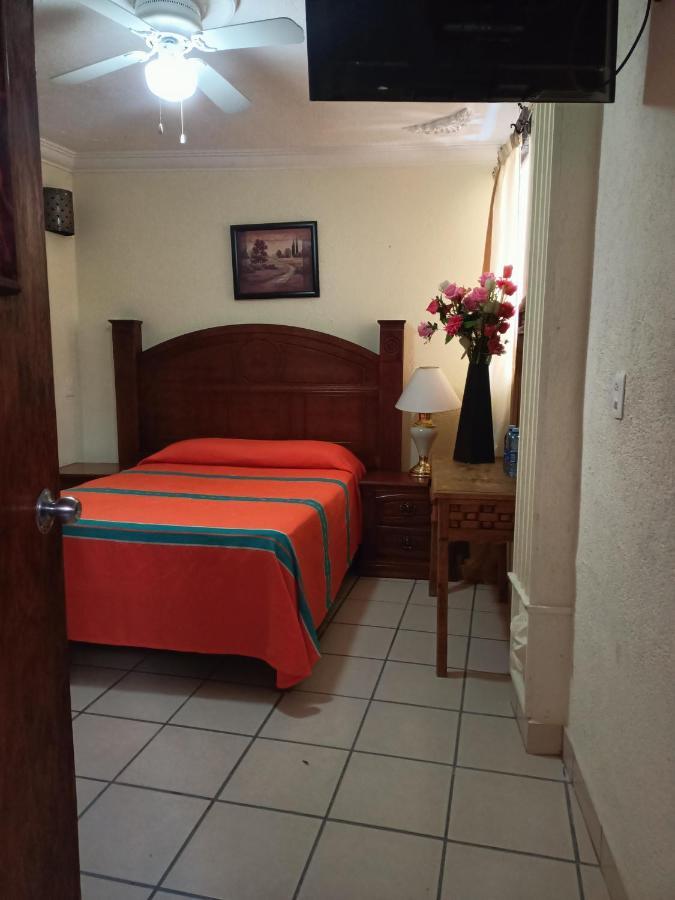 Hotel Posada De La Conspiracion 多洛雷斯-伊达尔戈 外观 照片